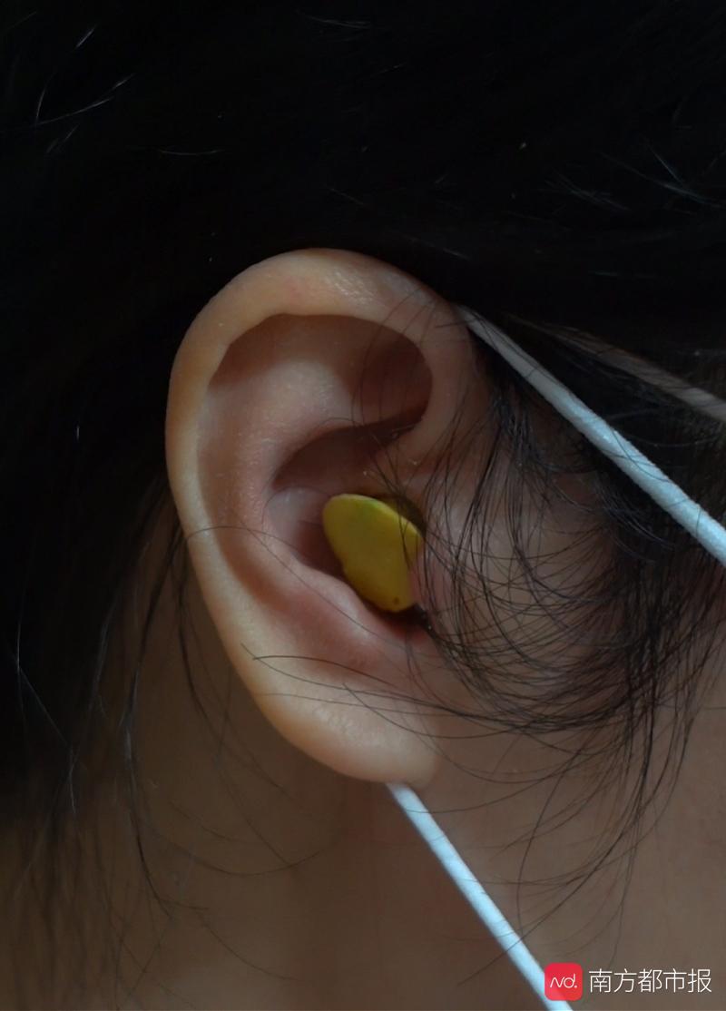 女子与楼上因噪音纷争难解，用“震楼器”后闹到报警