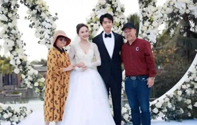 王栎鑫张杰联动上热搜，张杰与07快男关系引热议，我们都误解他了