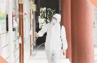 学生们回归“校园模式”
