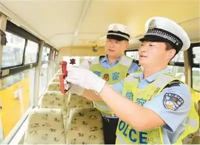学生们回归“校园模式”