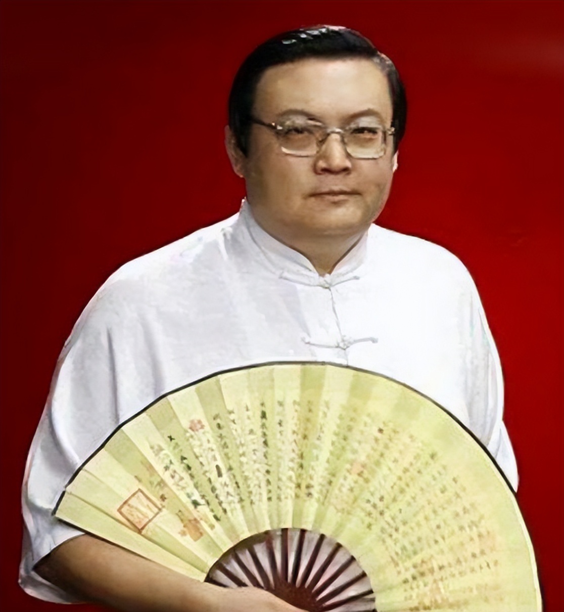 销声匿迹8年多，“一代铁嘴”梁宏达，因口不择言今再无翻红可能