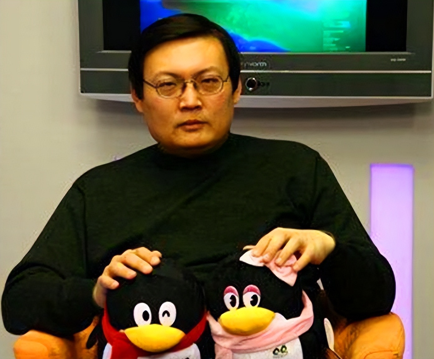 销声匿迹8年多，“一代铁嘴”梁宏达，因口不择言今再无翻红可能