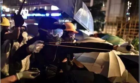 谁在p图制造假新闻？该向香港警察道歉的不止CNN