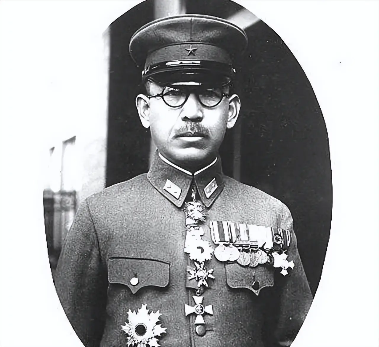 1944年，日本天皇弟弟读完《论持久战》，为何会去刺杀东条英机？