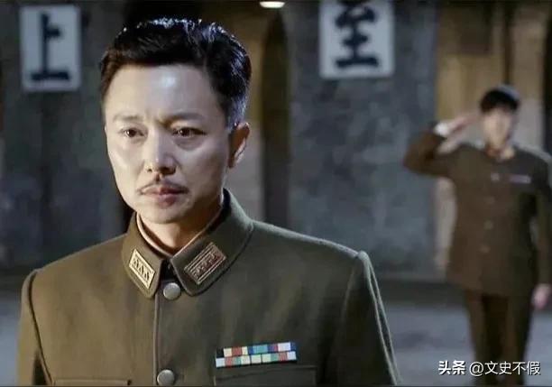 《伪装者》外行看热闹内行看门道，明楼的历史原型袁殊是五重间谍