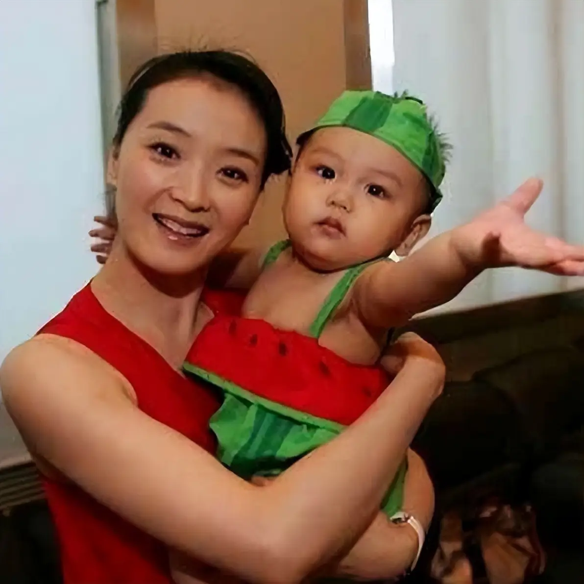 北京富豪王志才：紫禁城边有豪宅，娶“晴格格”为妻，却移民海外