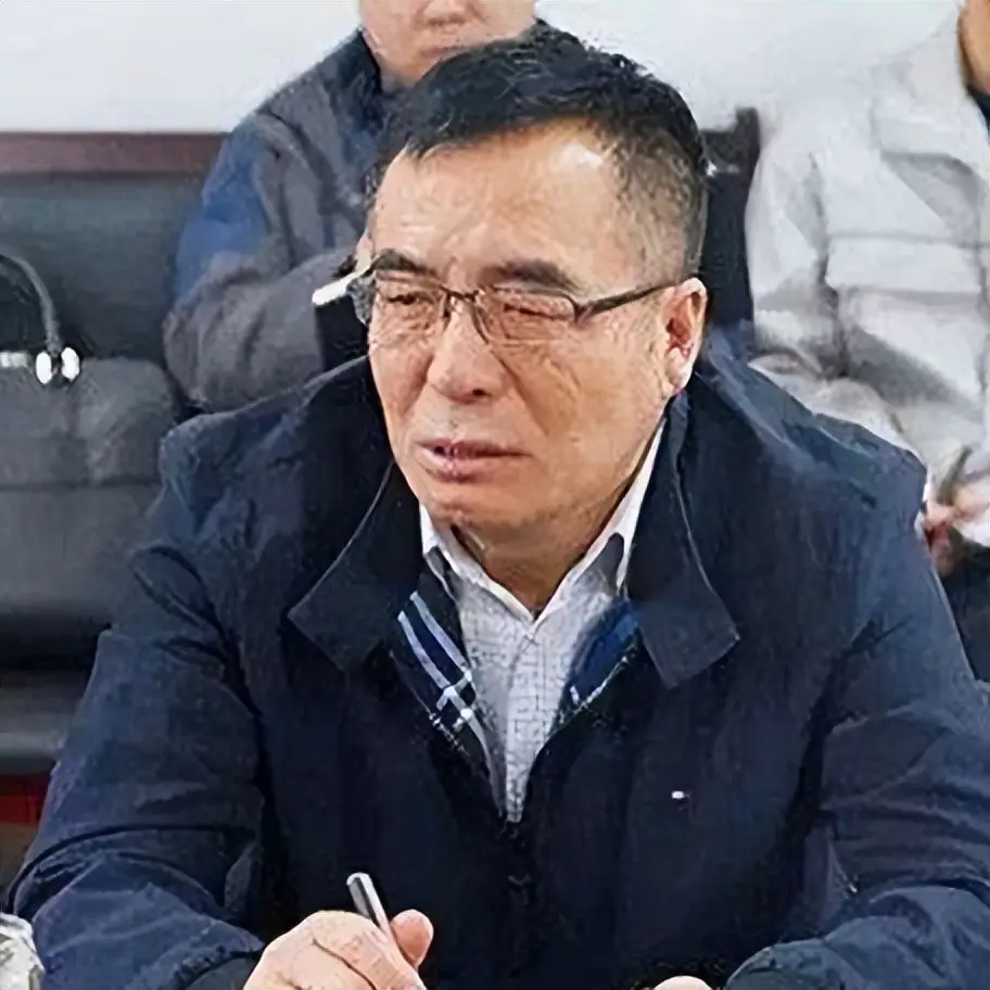 北京富豪王志才：紫禁城边有豪宅，娶“晴格格”为妻，却移民海外