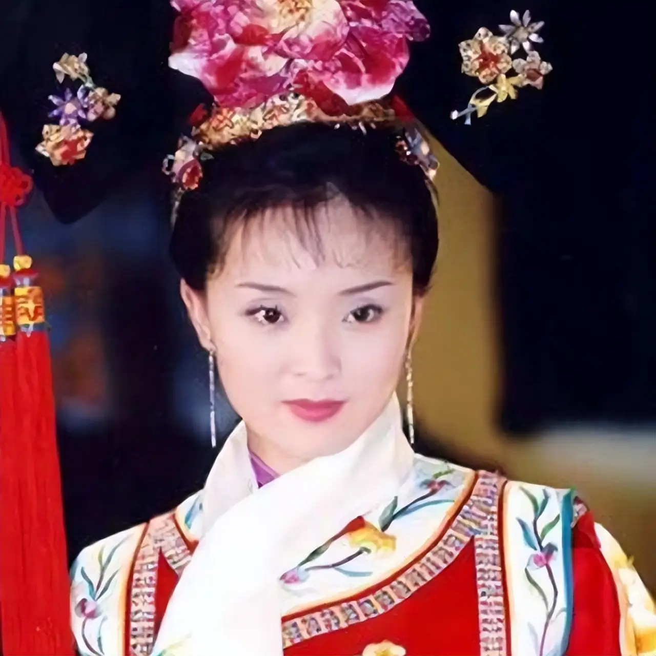 北京富豪王志才：紫禁城边有豪宅，娶“晴格格”为妻，却移民海外
