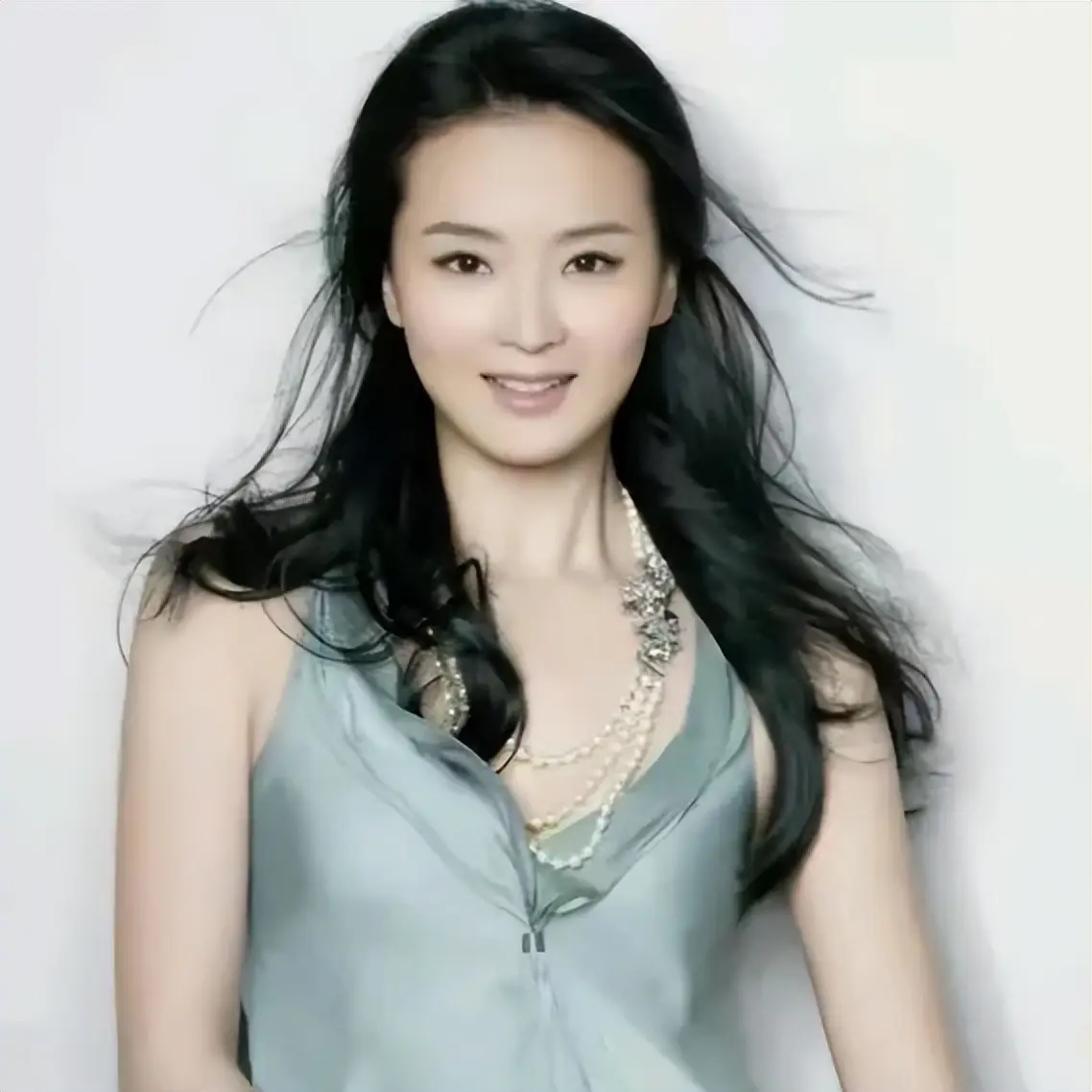 北京富豪王志才：紫禁城边有豪宅，娶“晴格格”为妻，却移民海外
