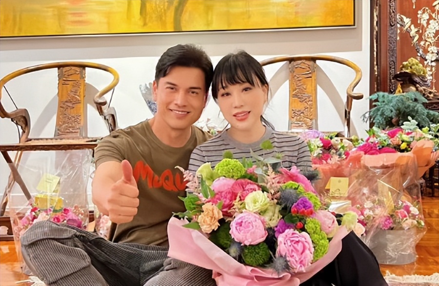 吕良伟：上海滩力压周润发，三婚娶圈外人杨小娟，婚后家庭美满