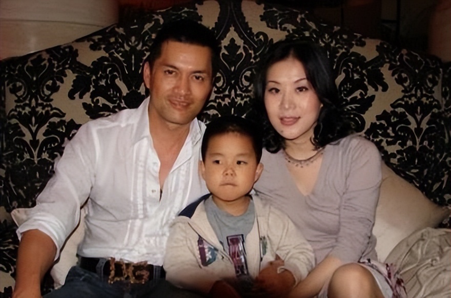 吕良伟：上海滩力压周润发，三婚娶圈外人杨小娟，婚后家庭美满