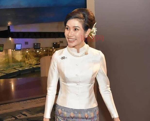 泰国王妃诗妮娜私照外泄事件：究竟是谁泄露了这些照片？