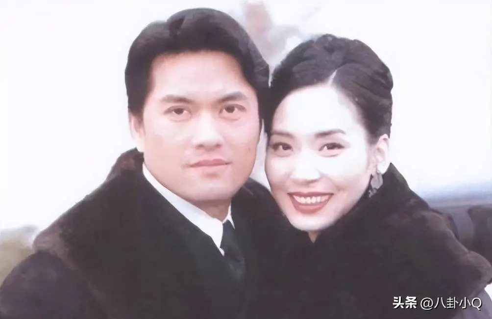 他三个老婆都是大美女，一婚周海媚二婚邝美云，46岁三婚娶到富婆