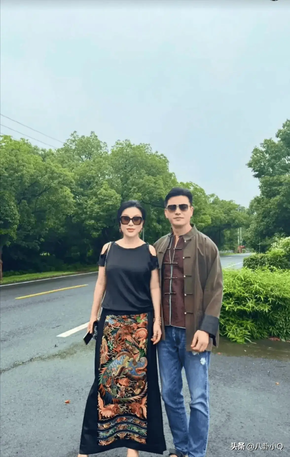 他三个老婆都是大美女，一婚周海媚二婚邝美云，46岁三婚娶到富婆