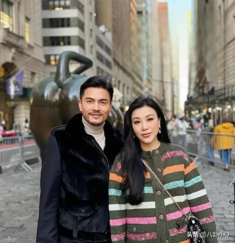他三个老婆都是大美女，一婚周海媚二婚邝美云，46岁三婚娶到富婆