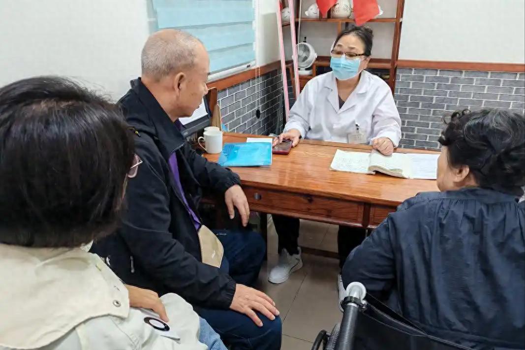 长期喝白开水和长期喝茶的人，谁会更健康？你喜欢喝水还是喝茶？