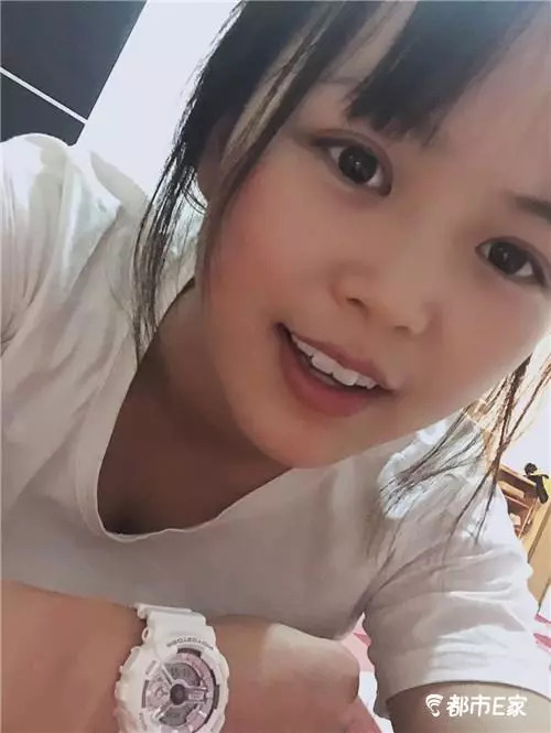 跪地救人，护校“最美女孩”走红！她却说：“能救人很欣慰”网友：可爱！