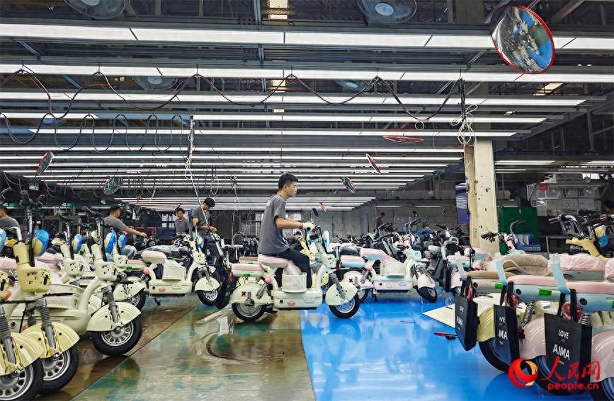 行进中国丨“小车轮”转出大天地