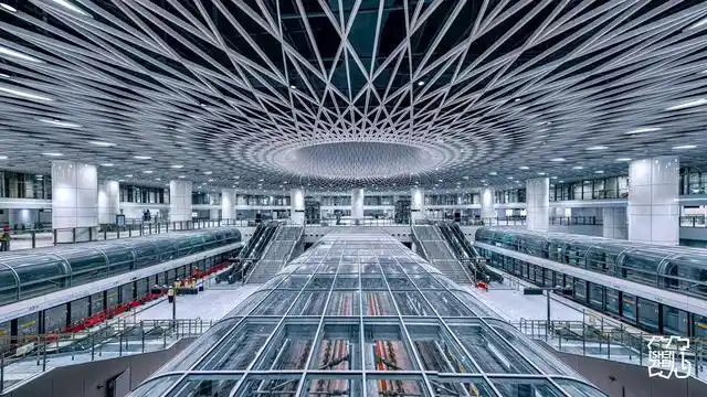 立体城市全球典范：深圳48个重点开发区域打造“镜像之城”