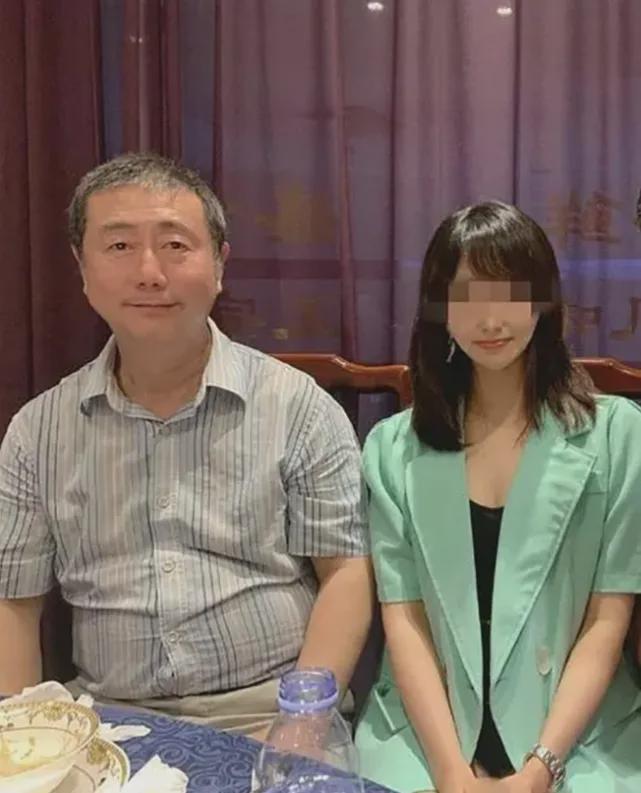 两面三刀、吃里扒外，这三名落马的主持人，曾经个个爆红