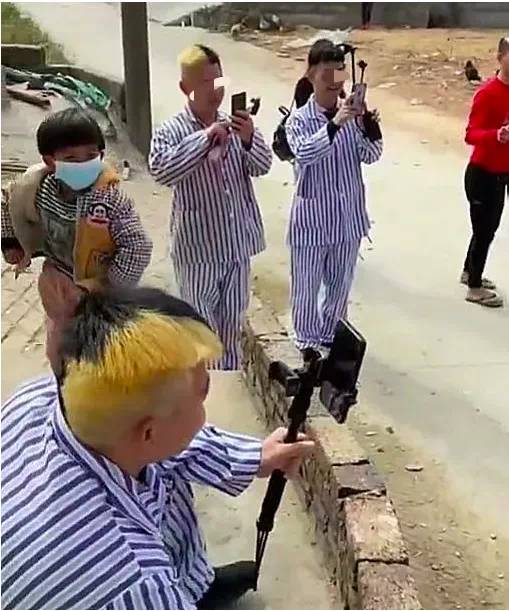 私立牌匾、搞雷人直播，博白“网红村”被摘牌，相关人员被约谈