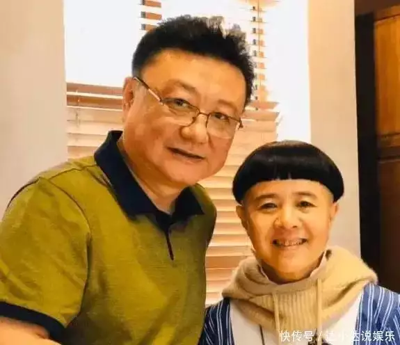 央视退休主持人王宁疑日本做大血净，腹部突出明显，脸肿面色发暗
