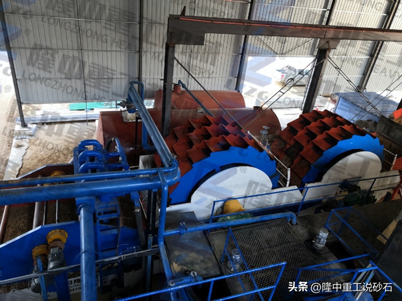 轮斗洗砂机与螺旋洗砂机对比：风化砂清洗设备选型指南