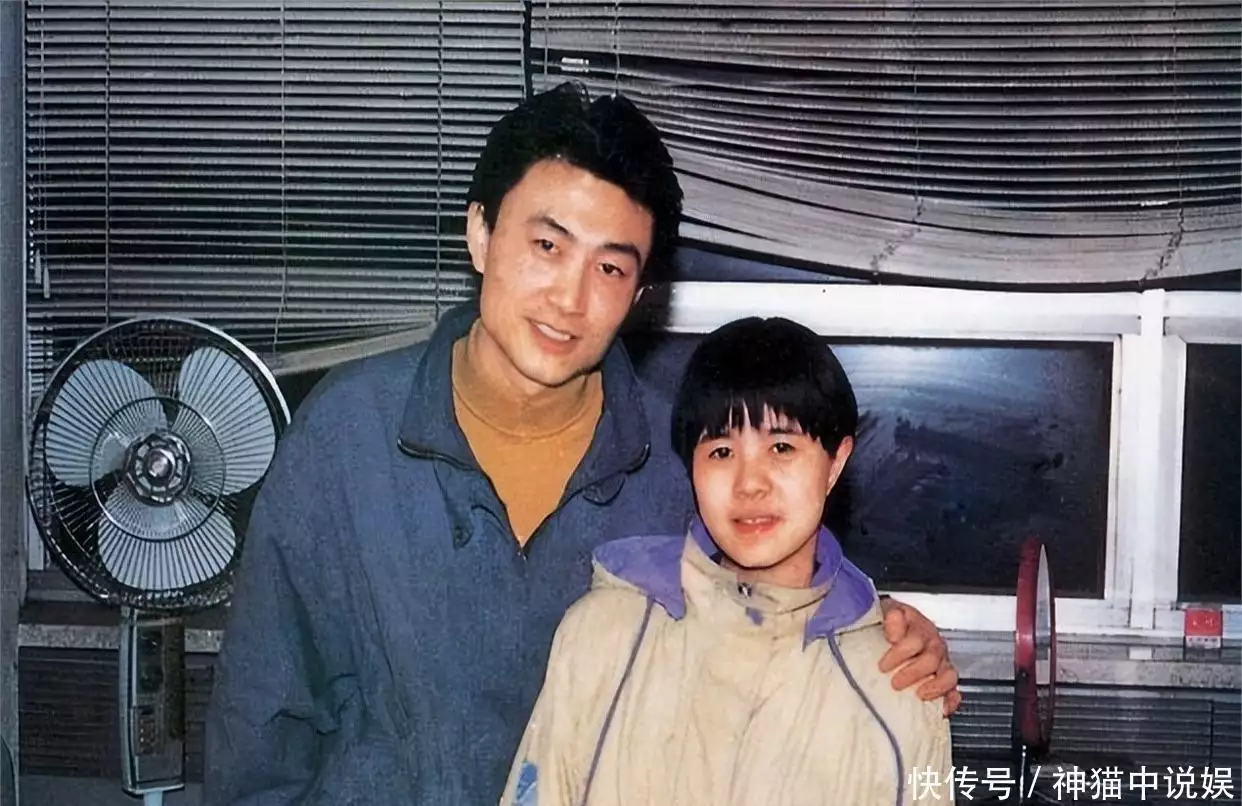 央视前主持王宁日本做大血净，面容憔悴全家出动，知情人曝更多