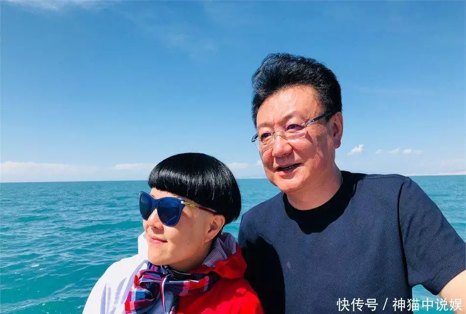 央视前主持王宁日本做大血净，面容憔悴全家出动，知情人曝更多