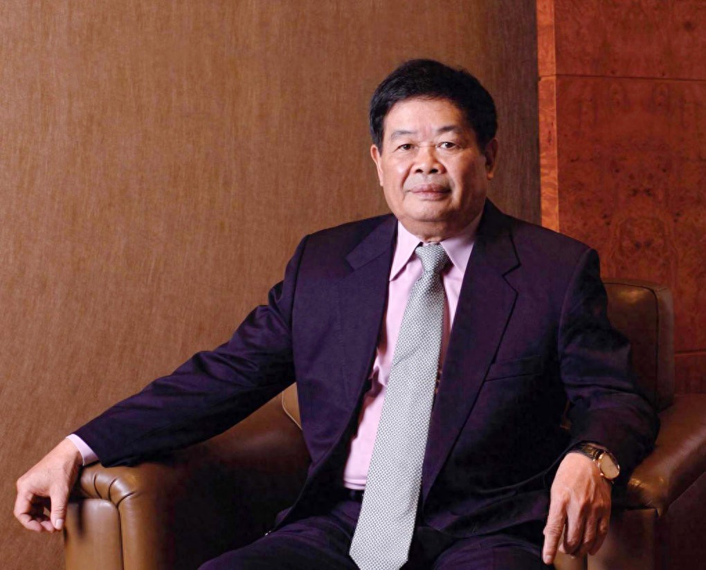 真敢说！曹德旺犀利批评许家印：恒大崩盘，因太贪心了？