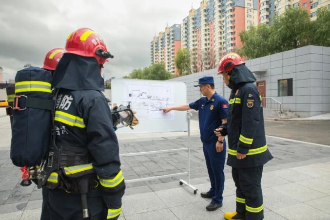 七台河市消防救援支队深入国家电网黑龙江省电力有限公司七台河供电公司开展灭火救援实战演练及消防安全培训