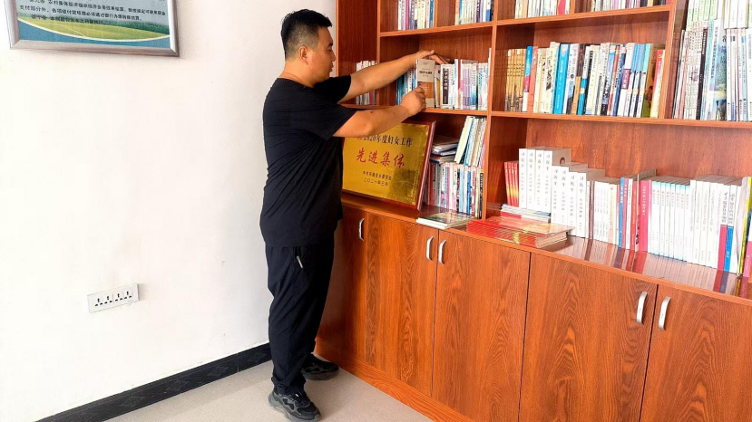 瓜州：农家书屋为暑期生活注入书香活力