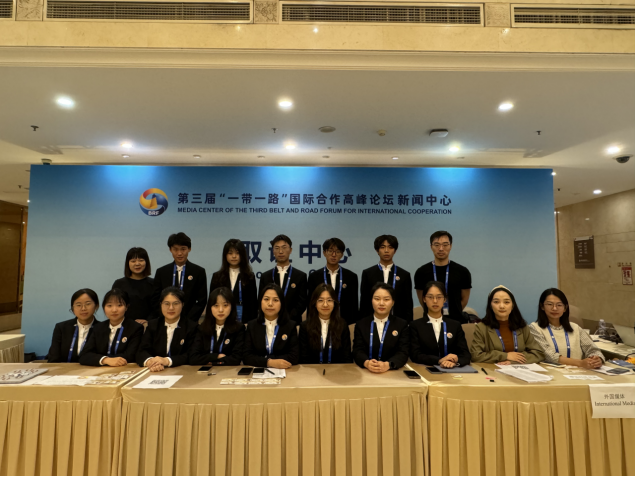 微团课·青春起航｜新闻学院2022级新闻班红旗团支部风采展示