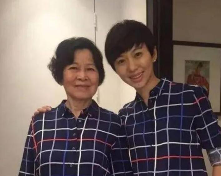 至今未婚的9位女主持人，多人情史复杂，最大57岁最小37岁