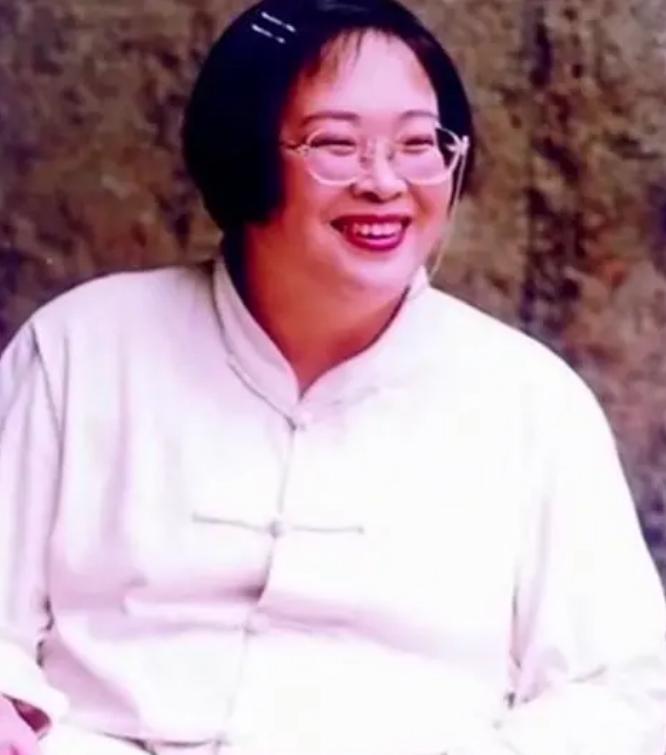 至今未婚的9位女主持人，多人情史复杂，最大57岁最小37岁