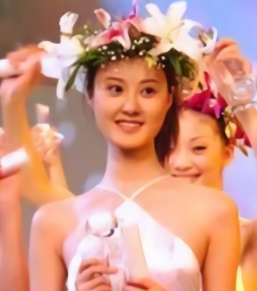 至今未婚的9位女主持人，多人情史复杂，最大57岁最小37岁