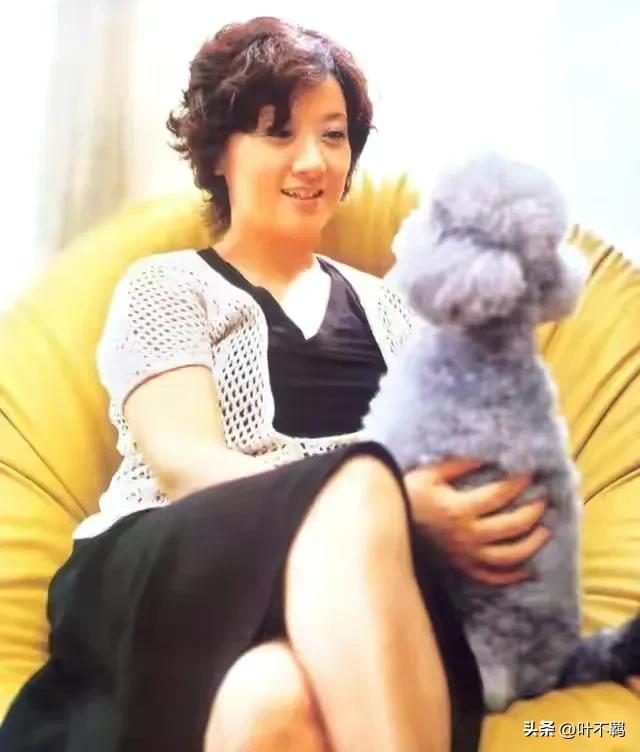 邓婕：半生都在卑微的爱张国立，那是她的命！孩子是她最大的遗憾