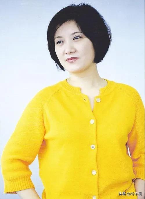 邓婕：半生都在卑微的爱张国立，那是她的命！孩子是她最大的遗憾