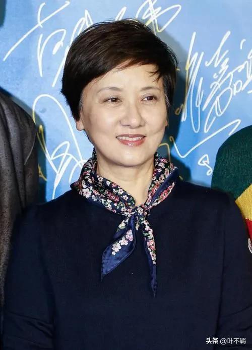 邓婕：半生都在卑微的爱张国立，那是她的命！孩子是她最大的遗憾