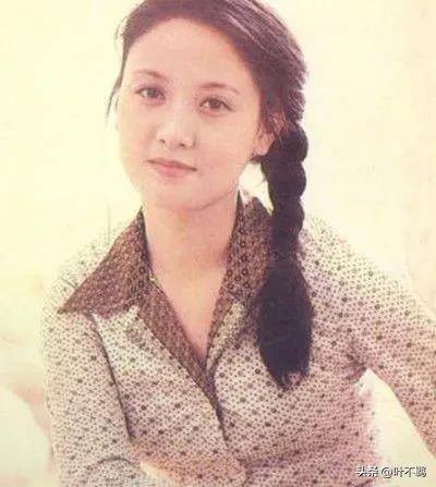 邓婕：半生都在卑微的爱张国立，那是她的命！孩子是她最大的遗憾