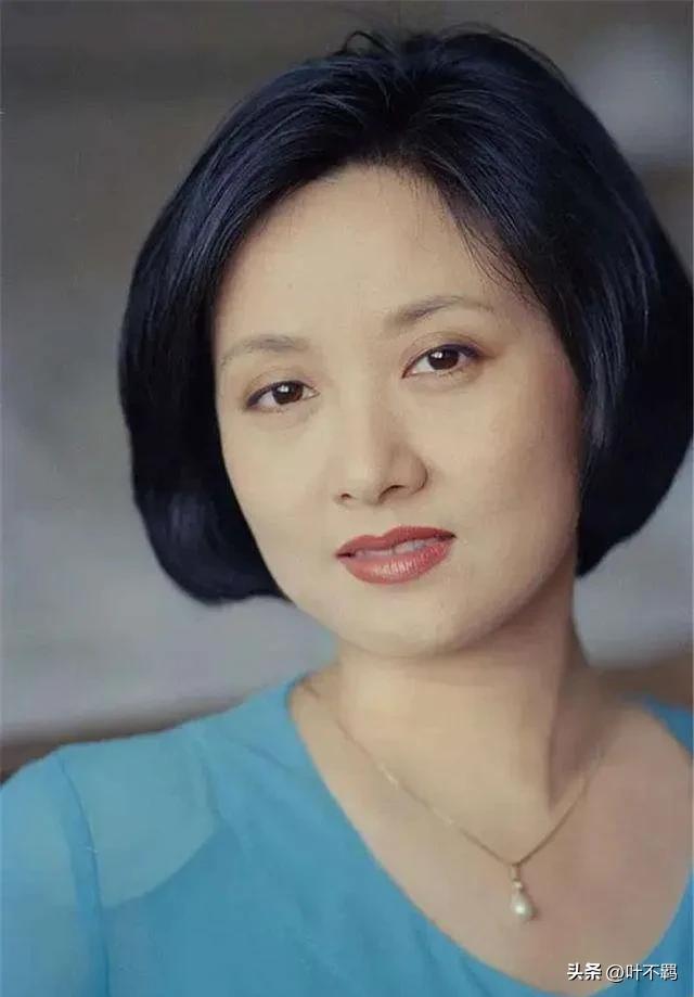 邓婕：半生都在卑微的爱张国立，那是她的命！孩子是她最大的遗憾