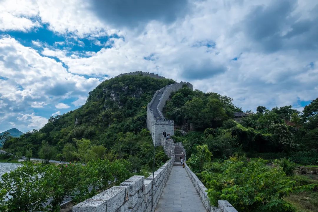 贵阳必去十大景点排行榜，这才是贵阳最值得去的10个景点，收好去玩