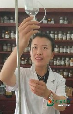 高颜值的她嫁给空军飞行员，付出了什么？