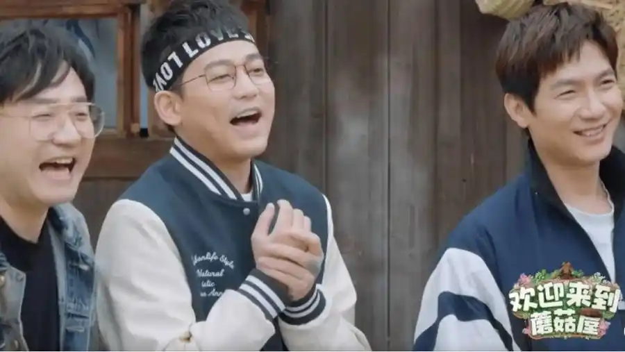 07快男重聚“蘑菇屋”感怀青春，自嘲互黑像“老友记”