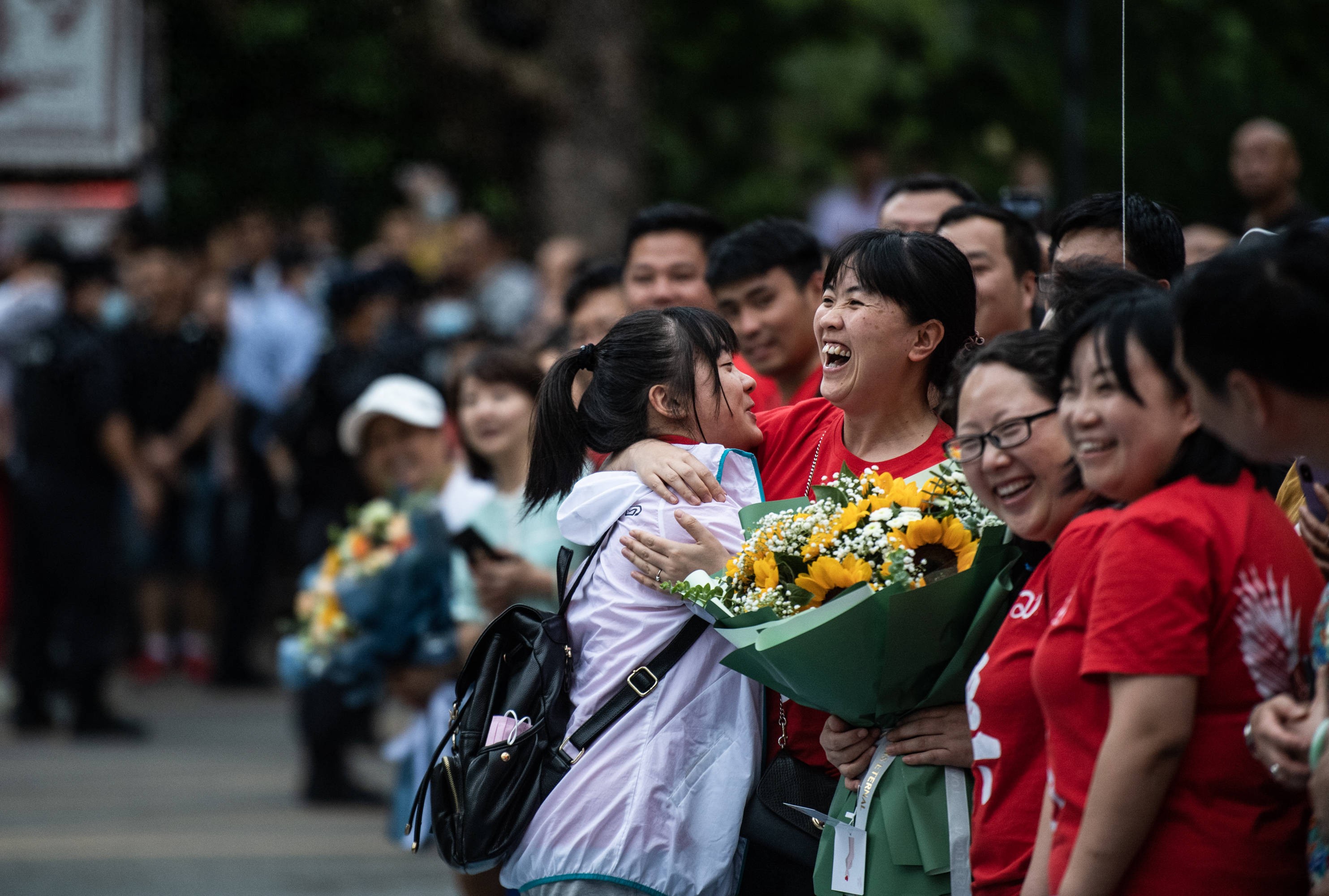 【新闻早茶】河北省2025年高考顺利结束，6月25日左右可查成绩，还有这些热点……