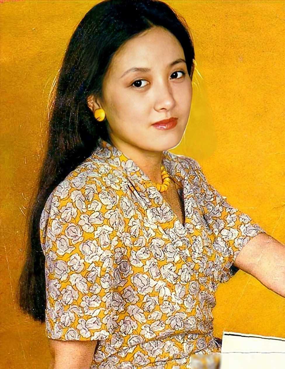 八卦说；邓婕为了爱情，选择了丁克，没想到60岁时遭遇小三怀孕