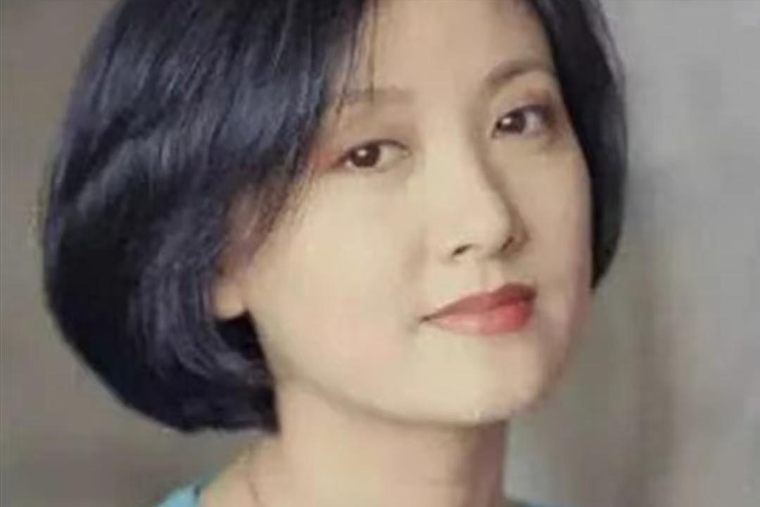 邓婕现状：离婚协议成她一生的痛，继子不争气，养女越长越像丈夫