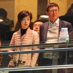 富商徐威：分手袁立后转身娶张怡宁，拿下"大魔王"，全靠岳母撑腰