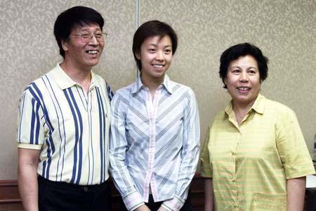 富商徐威：分手袁立后转身娶张怡宁，拿下"大魔王"，全靠岳母撑腰