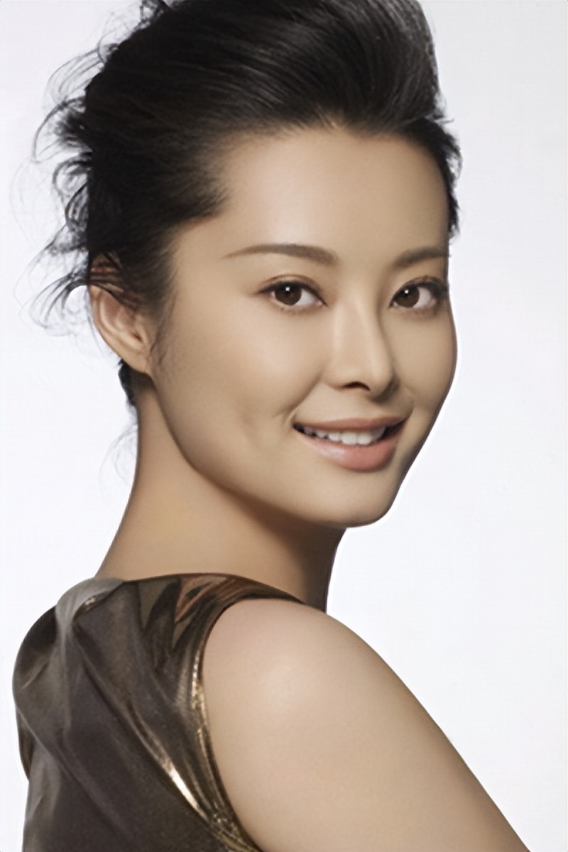 独宠袁立12年，分手后转身与张怡宁闪婚，徐威过得怎么样？